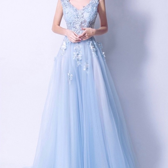 Blue prom dress - Picture 3 of 3